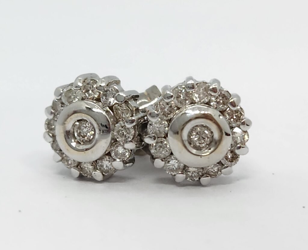 Precioso par de pendientes de oro 18k y 26 diamantes naturales Diámetro 8,5mm tenerife compro oro joyas