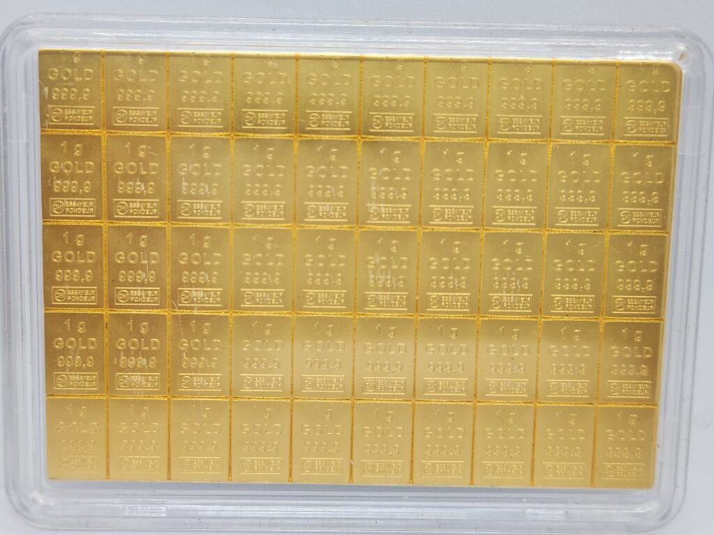 50 lingotes de un gramo de oro 24k 999,9 Los lingotes son divisibles. Se vende el pack completo. El peso total con los lingotes y uniones es de 50,5gr. 6750€