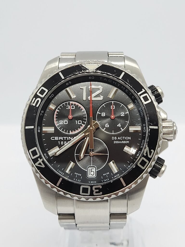 certina modelo DS action Con caja y documentación original ref. C013.417.11.057.00 tamaño 43mm chrono, fecha movimiento de cuarzo