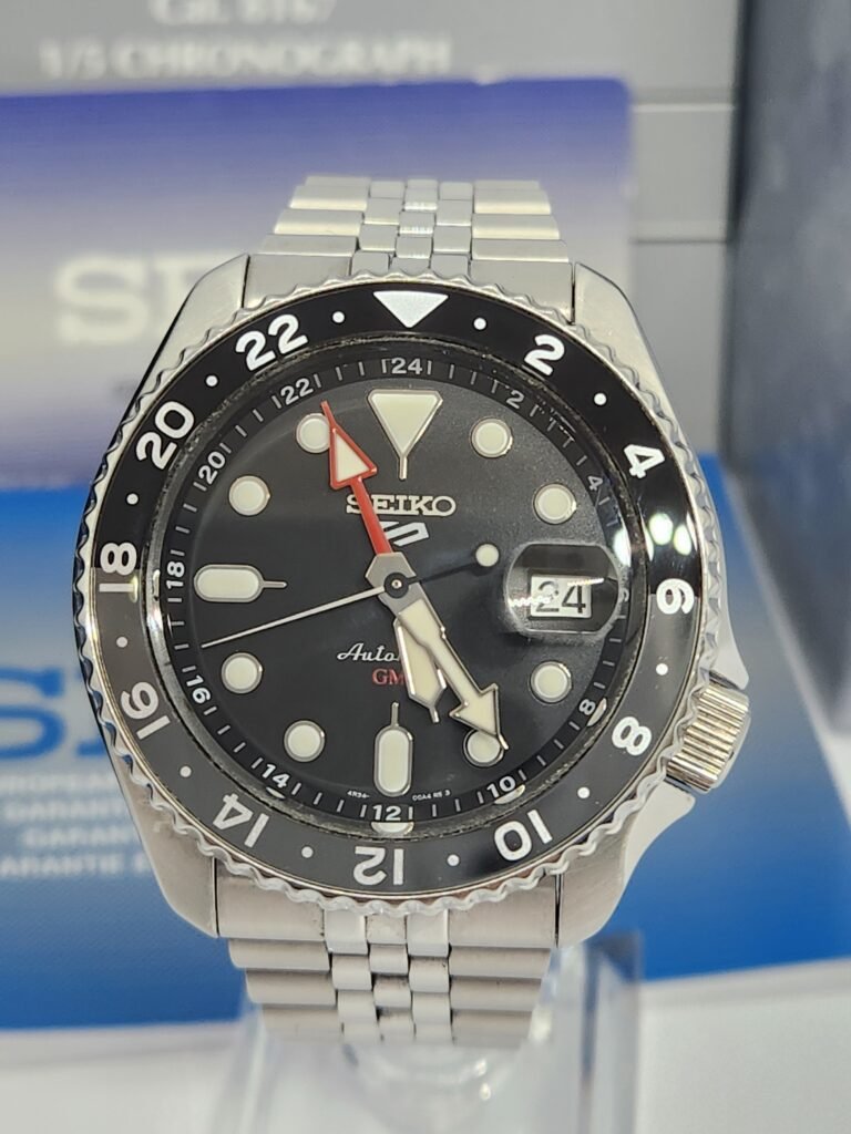 seiko 5 automático gmt full set 4R34-00A0 muy buen estado bisel bicolor giratorio tamaño 42,5mm