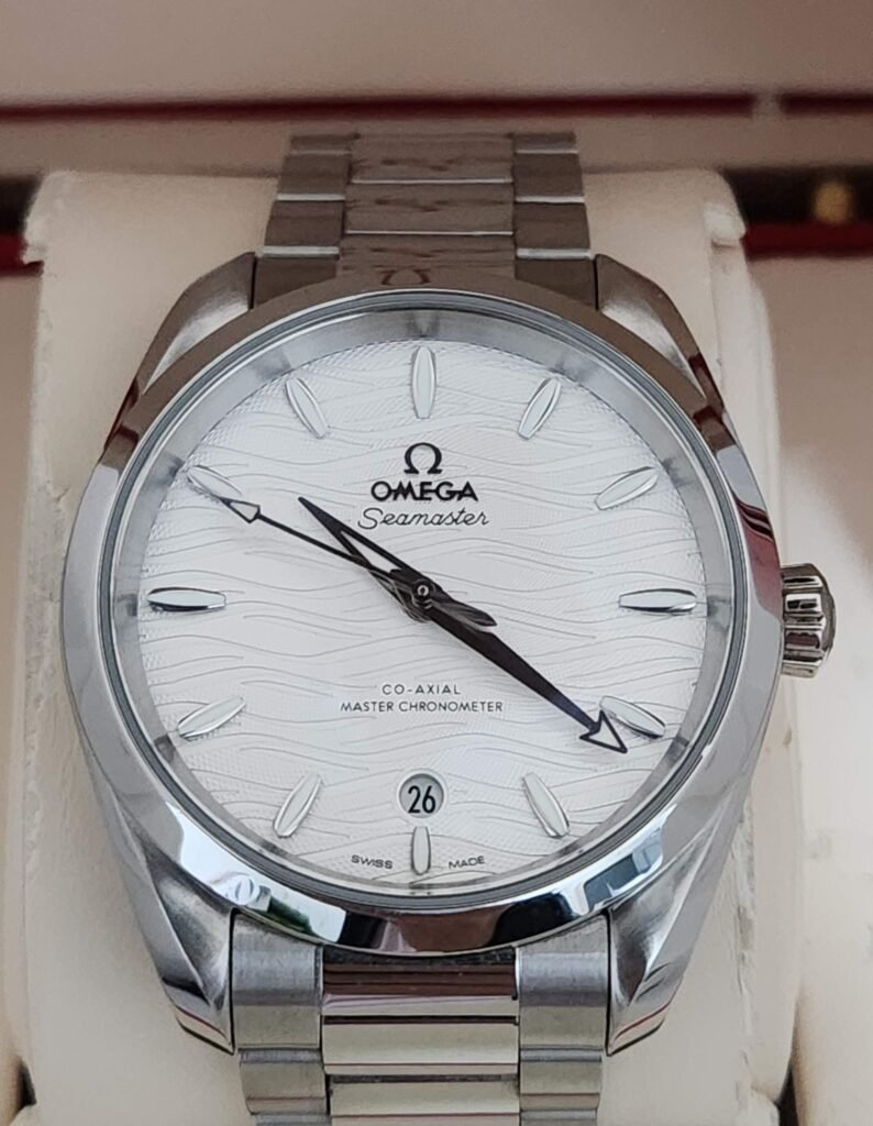 Omega modelo seamaster aqua terra Co-axial ref. 22010382002003 Tamaño 38mm Con caja y documentación original. año 2021 Movimiento automático cal. 8800