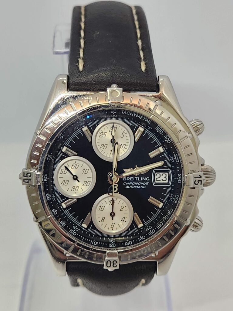 breitling modelo chronomat ref. 13050.1 com revisión completa recién hecha y garantia hasta 2028. Movimiento automático cal. 7750 Tamaño 39mm chrono, fecha, cristal con tratamiento anti reflejos, bisel giratorio, taquimetro...